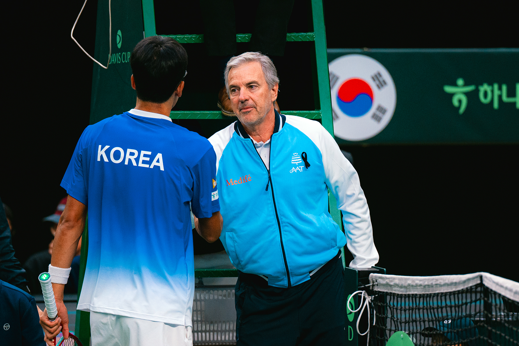 아르헨티나 감독 가슴에 검은 리본..대회 기간 중 무슨 일?